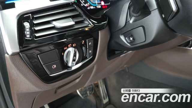 BMW 5-Series 2021 — photo 24