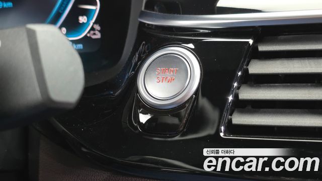 BMW 5-Series 2021 — photo 25