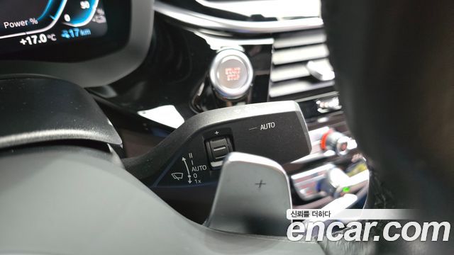 BMW 5-Series 2021 — photo 26