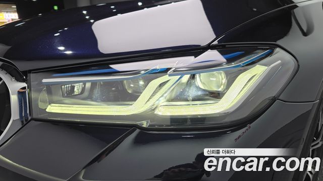 BMW 5-Series 2021 — photo 8