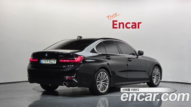 BMW 3-Series 2022 — photo 2
