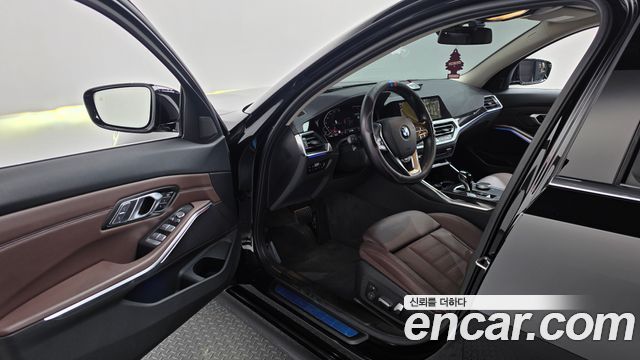 BMW 3-Series 2022 — photo 13