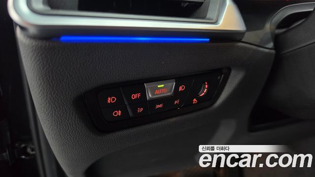 BMW 3-Series 2022 — photo 24