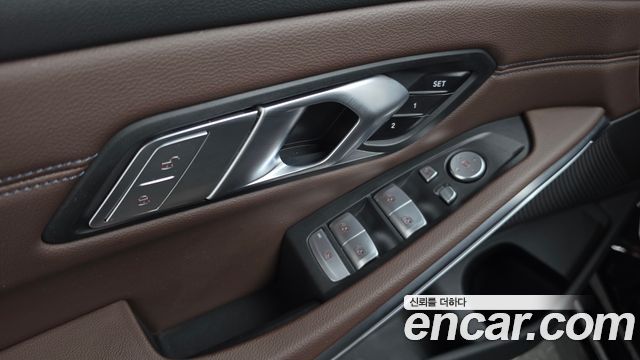 BMW 3-Series 2022 — photo 26
