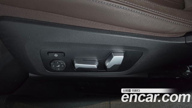 BMW 3-Series 2022 — photo 32