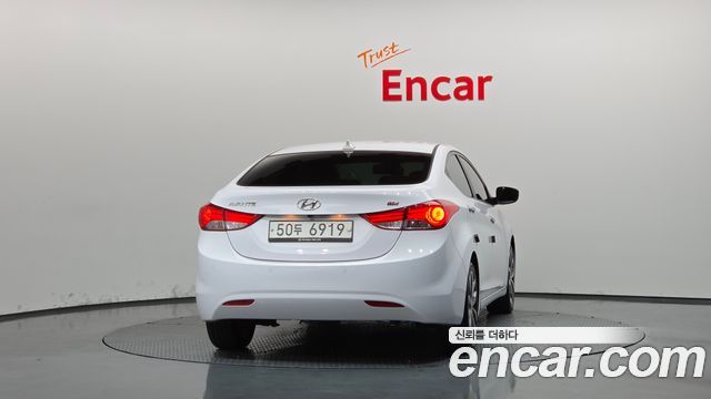 Hyundai AVANTE 2014 — photo 4
