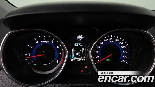 Hyundai AVANTE 2014 — photo 11