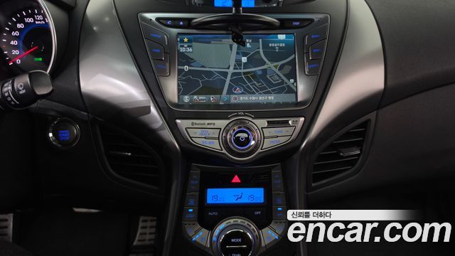 Hyundai AVANTE 2014 — photo 19