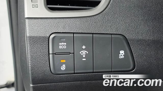 Hyundai AVANTE 2014 — photo 25