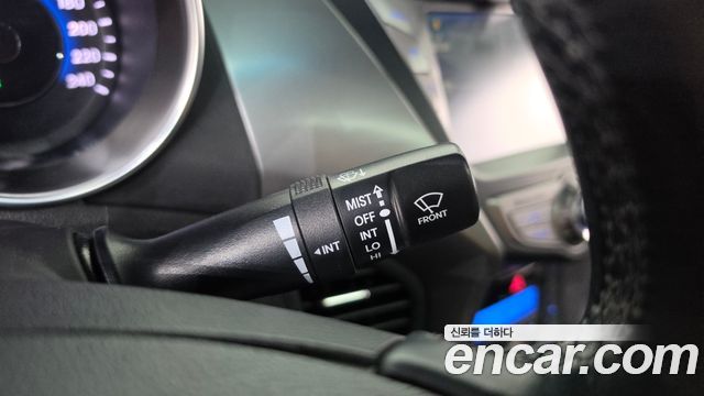 Hyundai AVANTE 2014 — photo 26