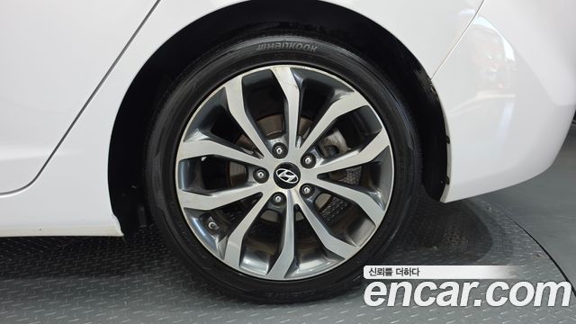 Hyundai AVANTE 2014 — photo 7