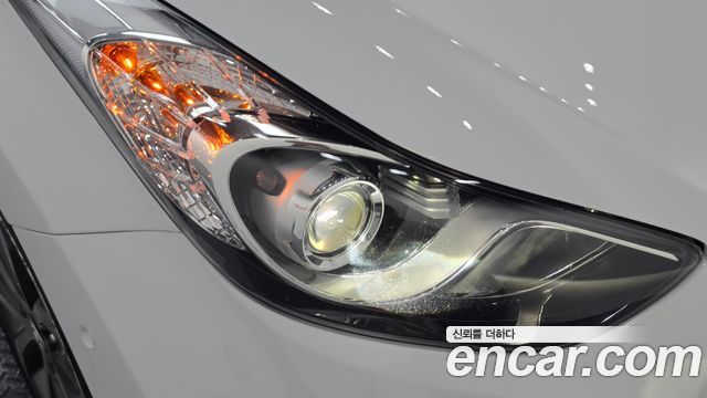 Hyundai AVANTE 2014 — photo 8