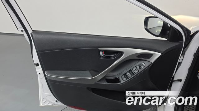 Hyundai AVANTE 2014 — photo 14