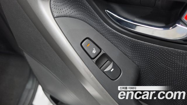 Hyundai AVANTE 2014 — photo 27