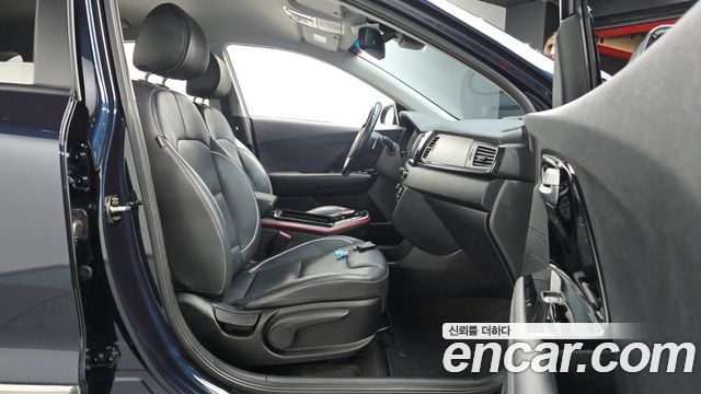 Kia Niro 2019 — photo 16