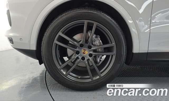 Porsche Cayenne 2023 — photo 5