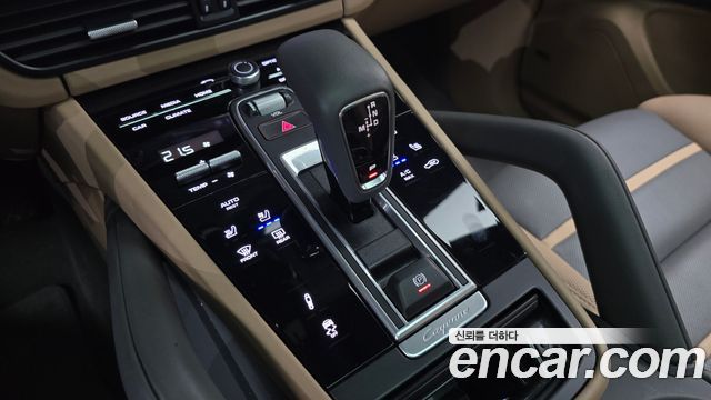 Porsche Cayenne 2023 — photo 12