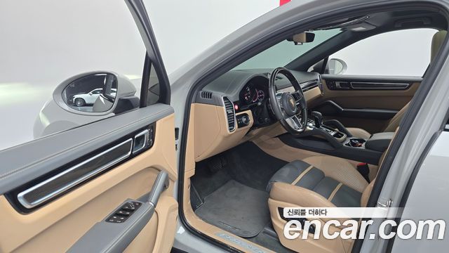 Porsche Cayenne 2023 — photo 13