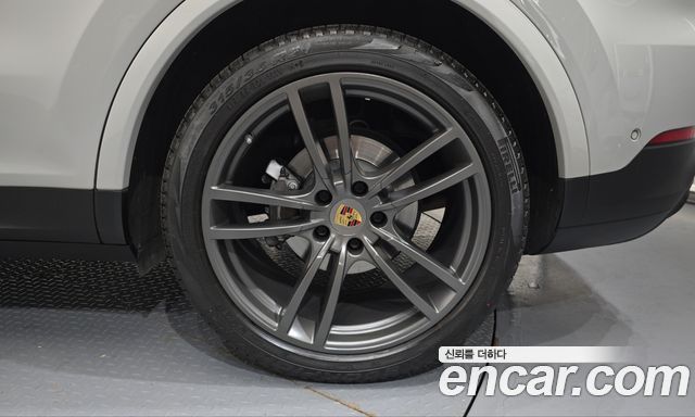 Porsche Cayenne 2023 — photo 7