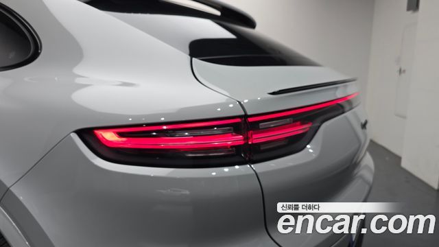 Porsche Cayenne 2023 — photo 9