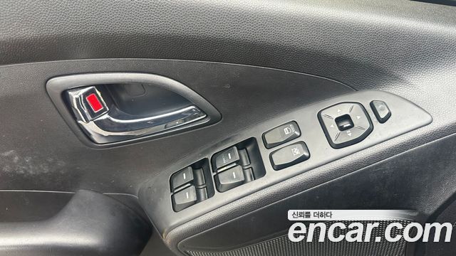 Hyundai Tucson 2011 — photo 8