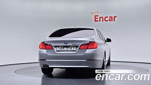 BMW 5-Series 2011 — photo 4