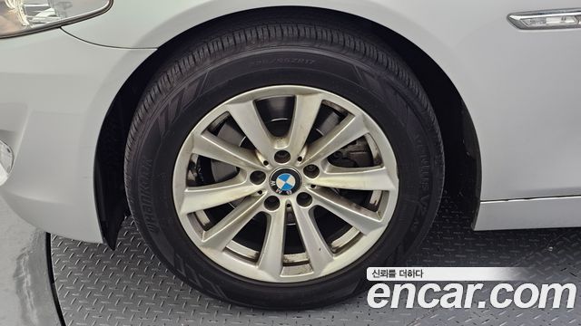 BMW 5-Series 2011 — photo 5