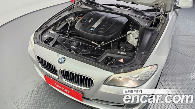 BMW 5-Series 2011 — photo 6