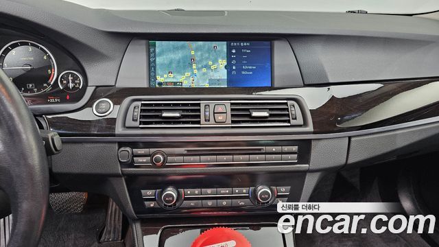BMW 5-Series 2011 — photo 14