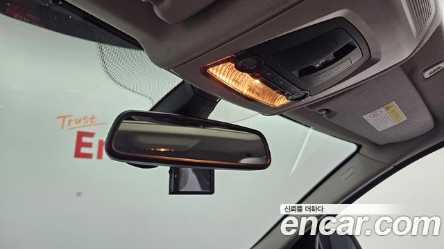 BMW 5-Series 2011 — photo 18