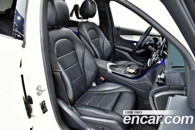 Mercedes-Benz GLC-Class 2021 — photo 10