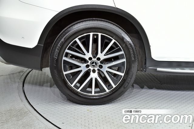 Mercedes-Benz GLC-Class 2021 — photo 16