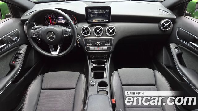 Mercedes-Benz A-Class 2017 — photo 7