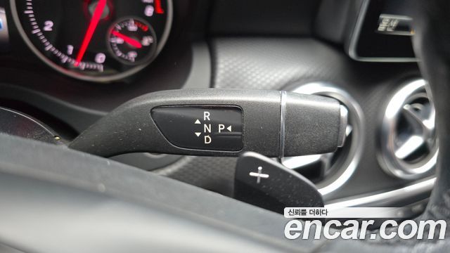 Mercedes-Benz A-Class 2017 — photo 9