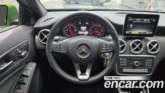 Mercedes-Benz A-Class 2017 — photo 13