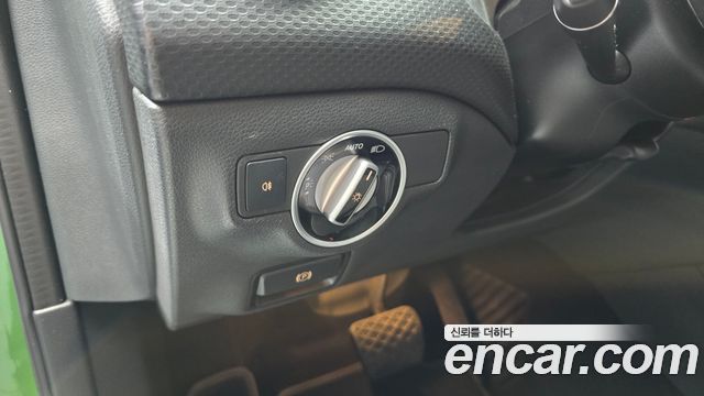 Mercedes-Benz A-Class 2017 — photo 19