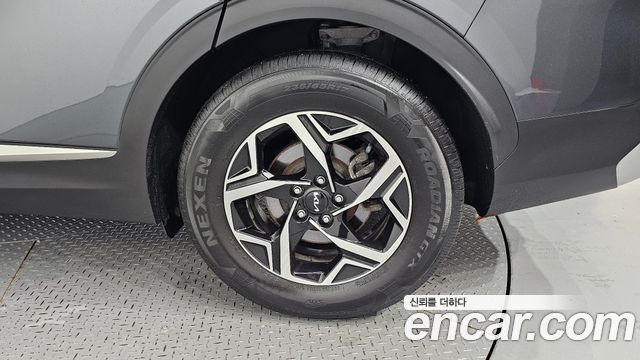 Kia Sportage 2023 — photo 7