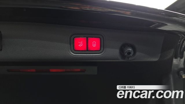 Mercedes-Benz E-Class 2022 — photo 34