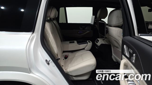 Mercedes-Benz GLS-Class 2024 — photo 11