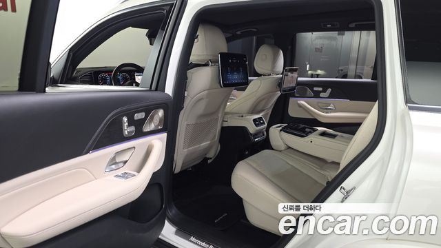 Mercedes-Benz GLS-Class 2024 — photo 12