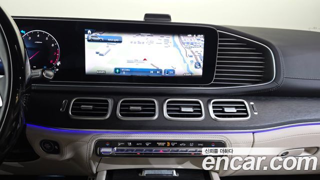 Mercedes-Benz GLS-Class 2024 — photo 14