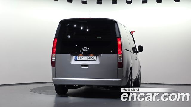 Hyundai Staria 2023 — photo 4