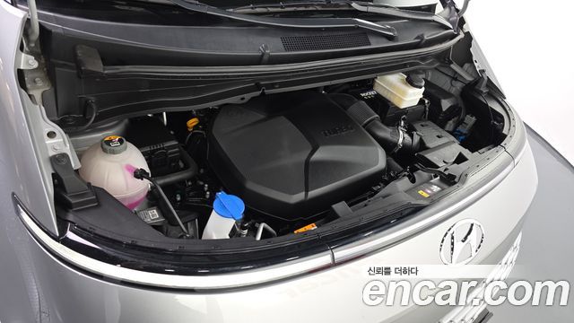 Hyundai Staria 2023 — photo 6
