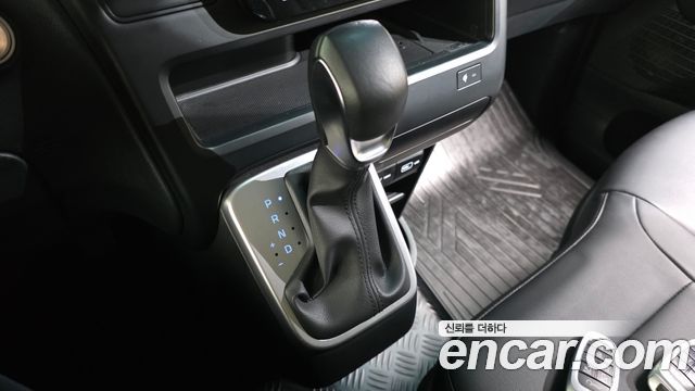 Hyundai Staria 2023 — photo 12