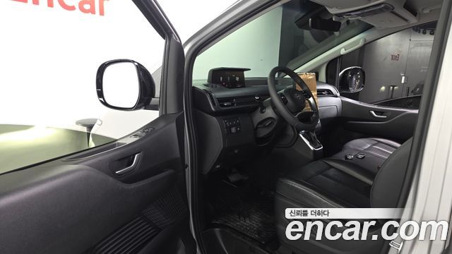 Hyundai Staria 2023 — photo 13