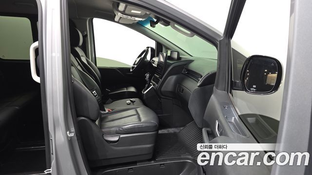 Hyundai Staria 2023 — photo 17