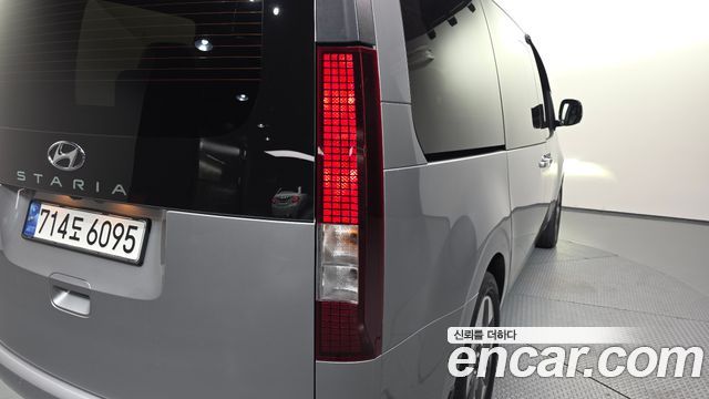 Hyundai Staria 2023 — photo 9