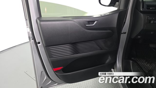 Hyundai Staria 2023 — photo 14