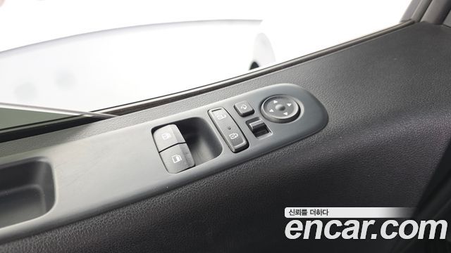 Hyundai Staria 2023 — photo 30