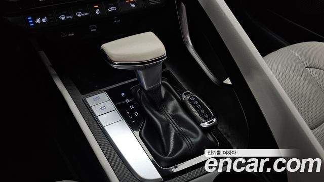 Hyundai AVANTE 2021 — photo 12